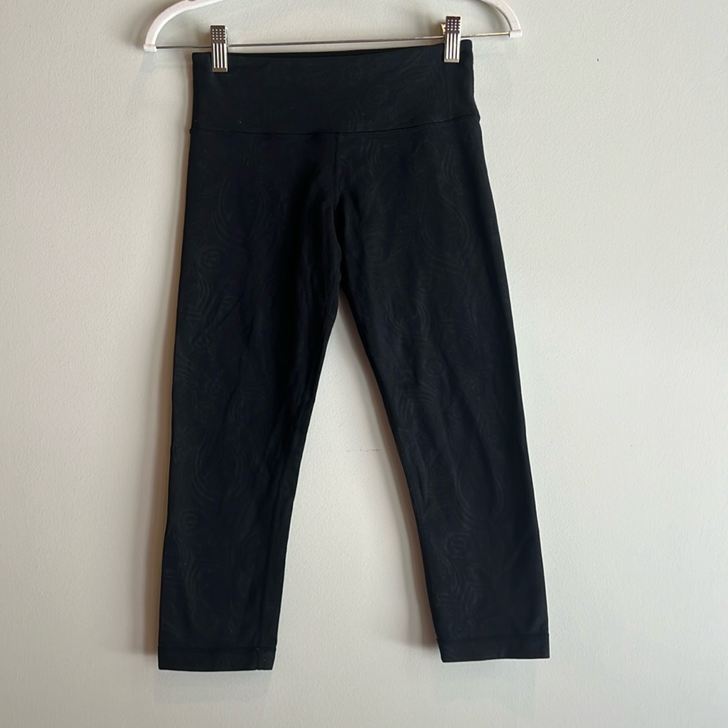 Lululemon Crop Leggings Size 4